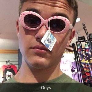 Meet your Posher, Grant